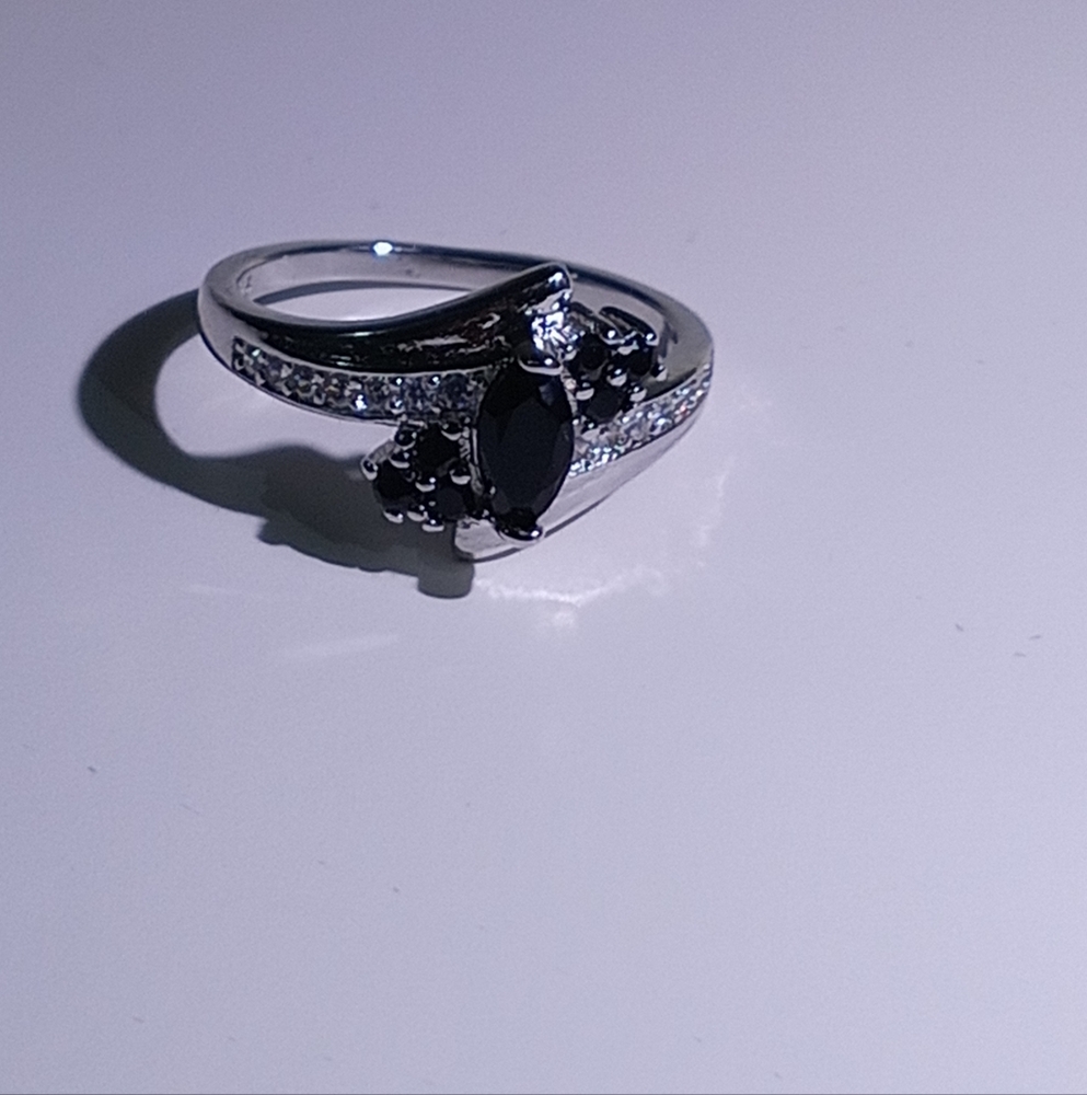 Women's sterling silver 925 stamped simulated diamond ring size 9